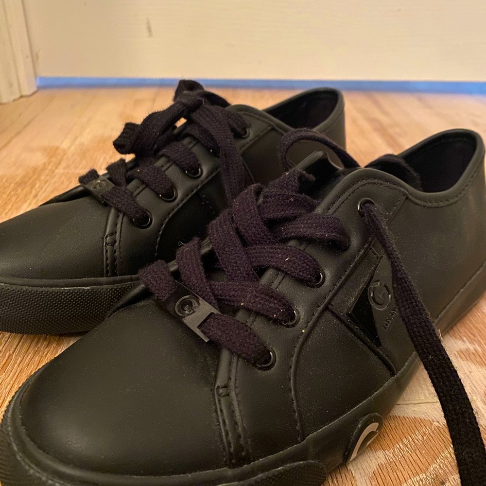 Guess shoes size 7 women’s